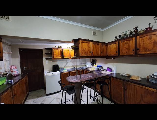 5 BEDROOM FREESTANDING FOR SALE IN ALLANDALE